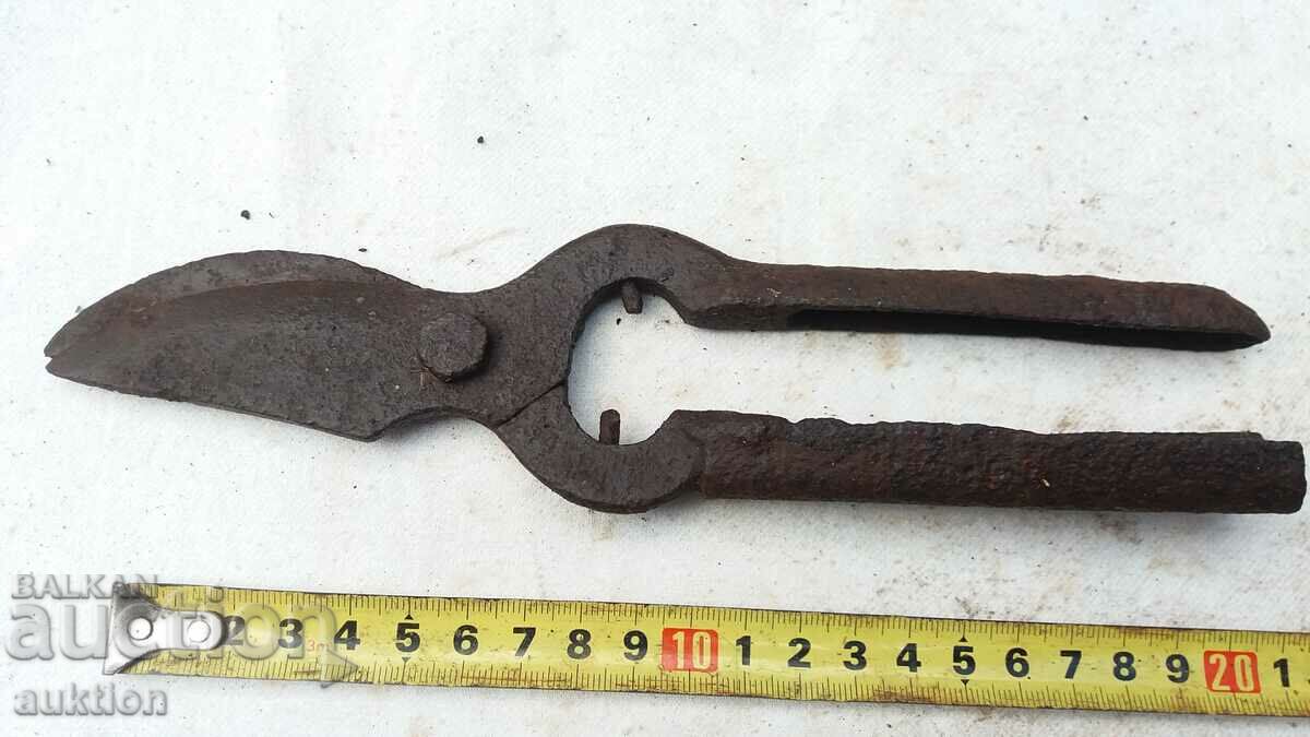 old soc vine shears, tool