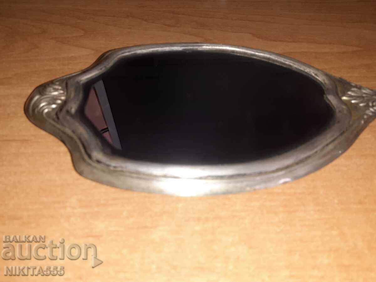 Παράδοση Μοναδικός παλιός ασημένιος καθρέφτης Παράδοση Μοναδικός παλιός ασημένιος καθρέφτης