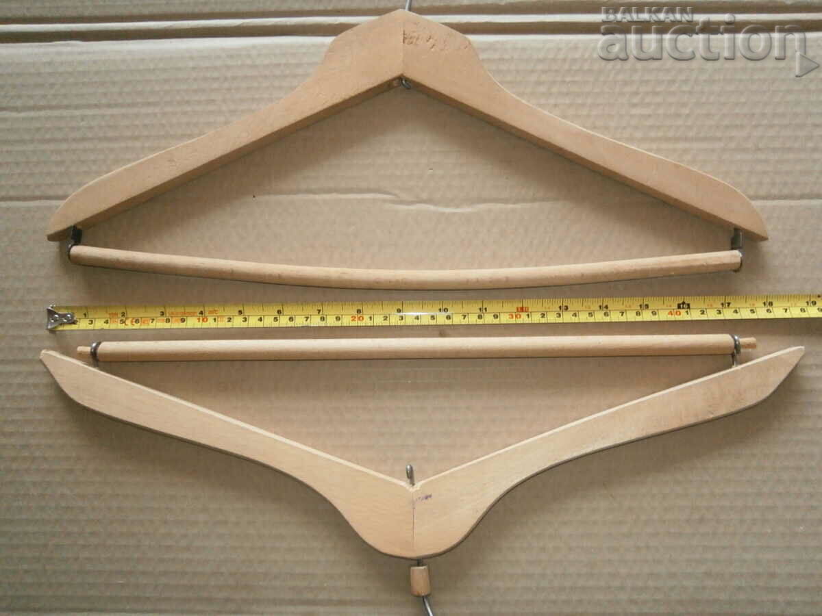 Auction antique primitive clothes hangers retro vintage Auction antique primitive clothes hangers retro vintage