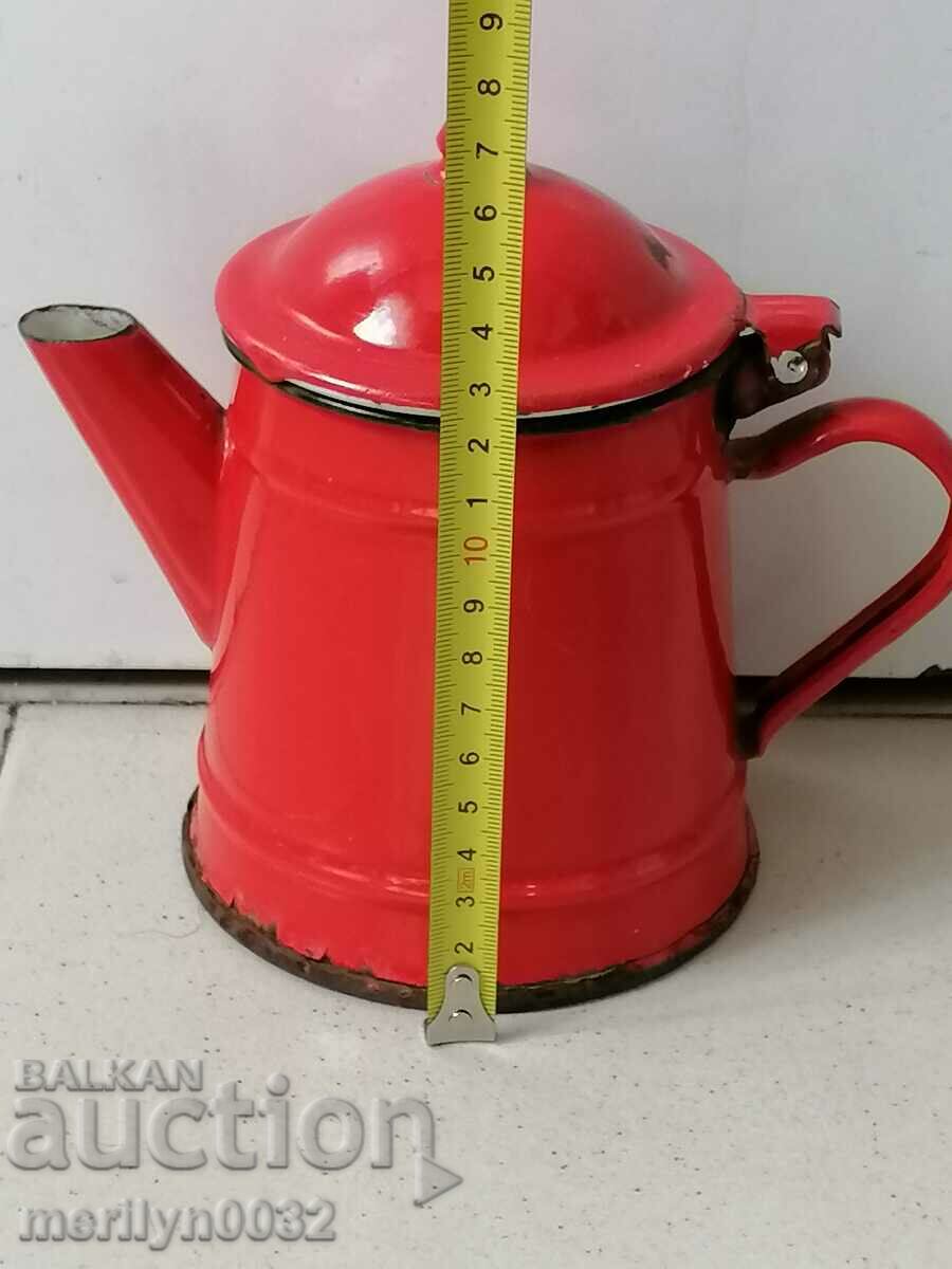 Auction Enamelled teapot made of salt container with enamel jade jug Auction Enamelled teapot made of salt container with enamel jade jug