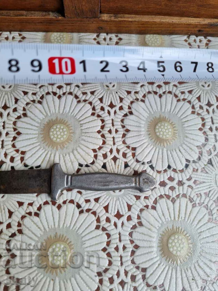 Auction A small knife. A small dagger Auction A small knife. A small dagger