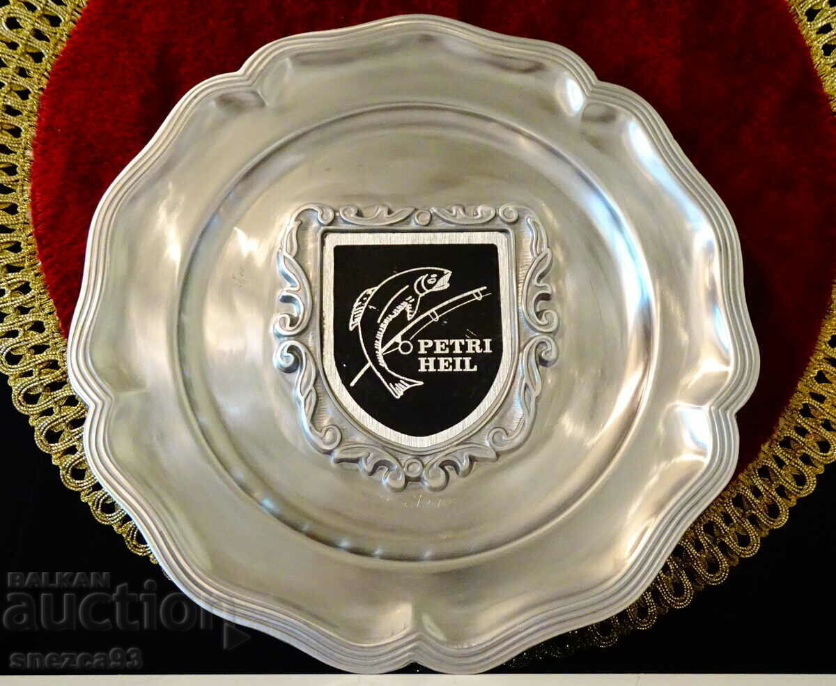 Farfurie de perete, panou din cositor pentru pescari