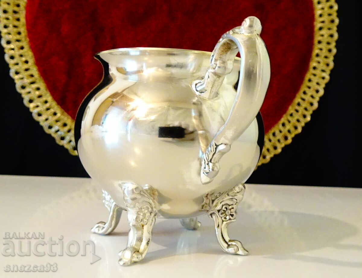 Beautiful silver-plated sugar bowl, brass. with price 29.00 BGN | € 14.83 Beautiful silver-plated sugar bowl, brass. with price 29.00 BGN | € 14.83