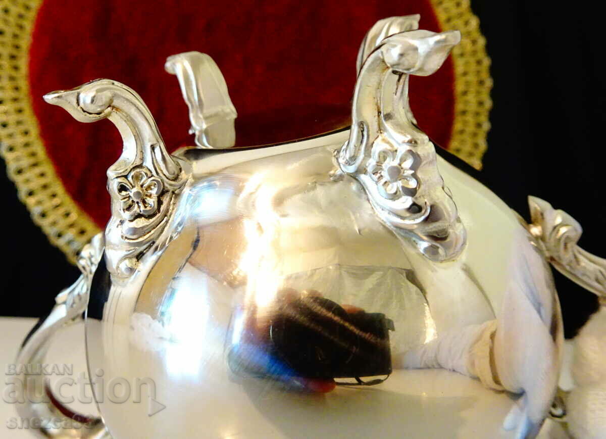 Delivery of Beautiful silver-plated sugar bowl, brass. Delivery of Beautiful silver-plated sugar bowl, brass.