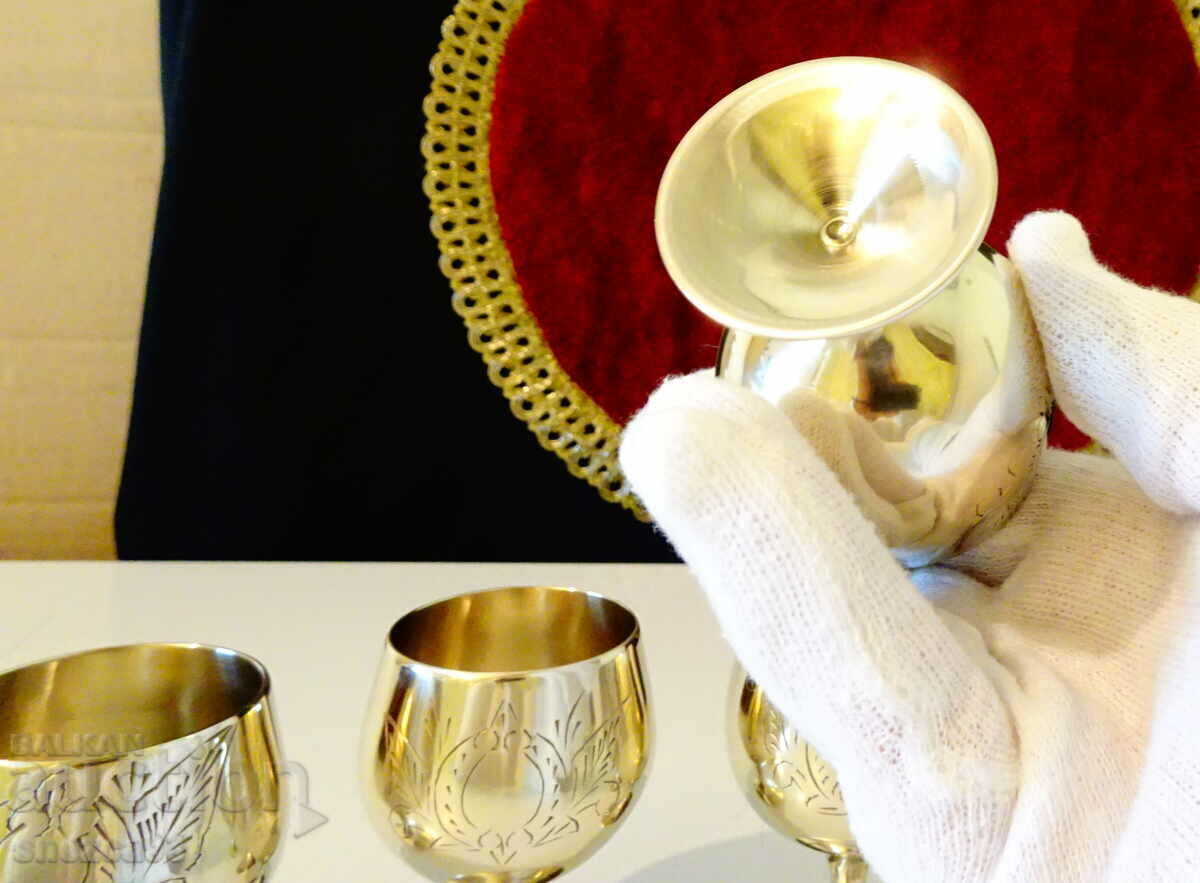 English bronze cups, baroque ornaments, 6 pieces - 6 English bronze cups, baroque ornaments, 6 pieces - 6