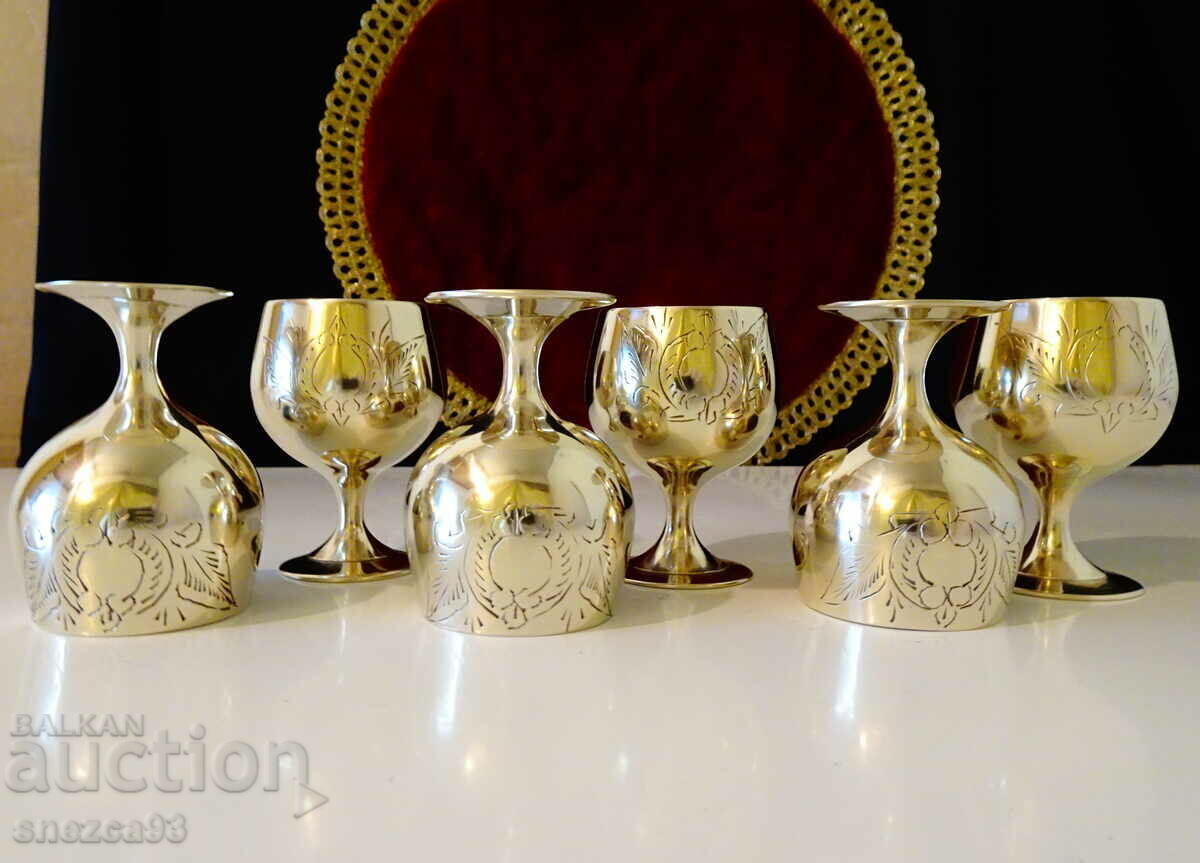 English bronze cups, baroque ornaments, 6 pieces - 7 English bronze cups, baroque ornaments, 6 pieces - 7