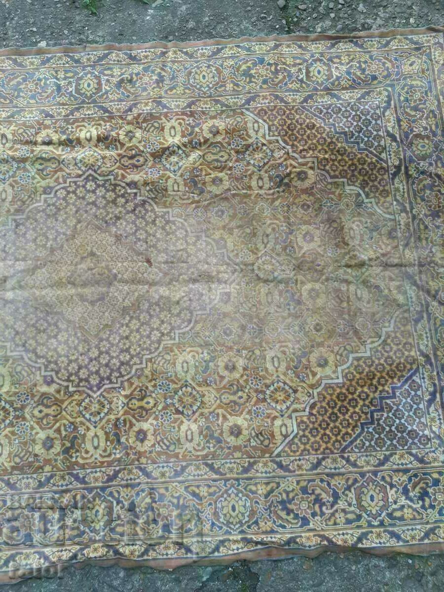 Δημοπρασία Ένα πολύ παλιό ανατολίτικο χαλί