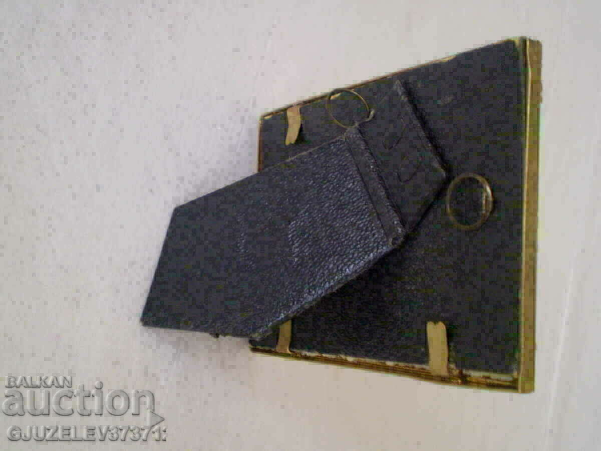 Delivery of Vintage Brass Tabletop Picture Frame with Ornaments Delivery of Vintage Brass Tabletop Picture Frame with Ornaments