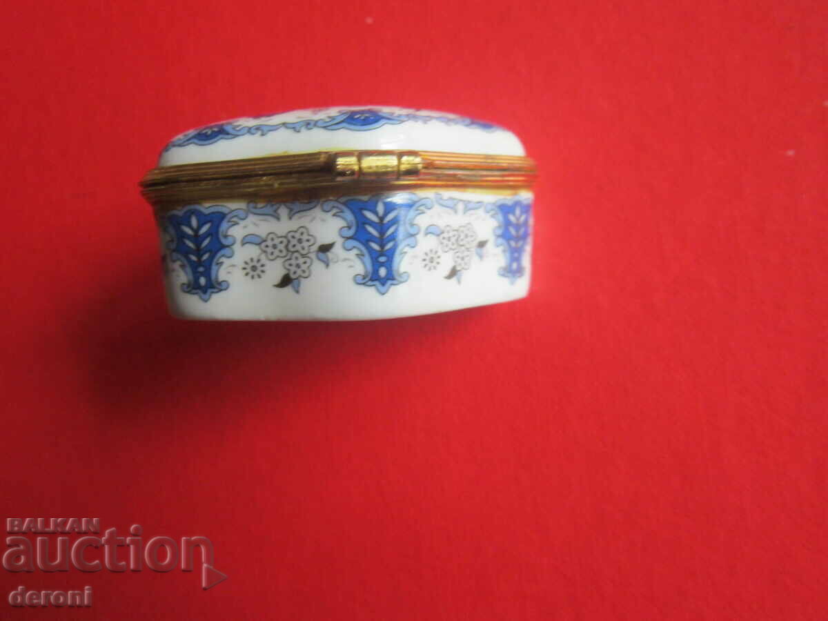 Amazing Porcelain Pill Box Jewelry 1 with price 35.00 BGN | € 17.90