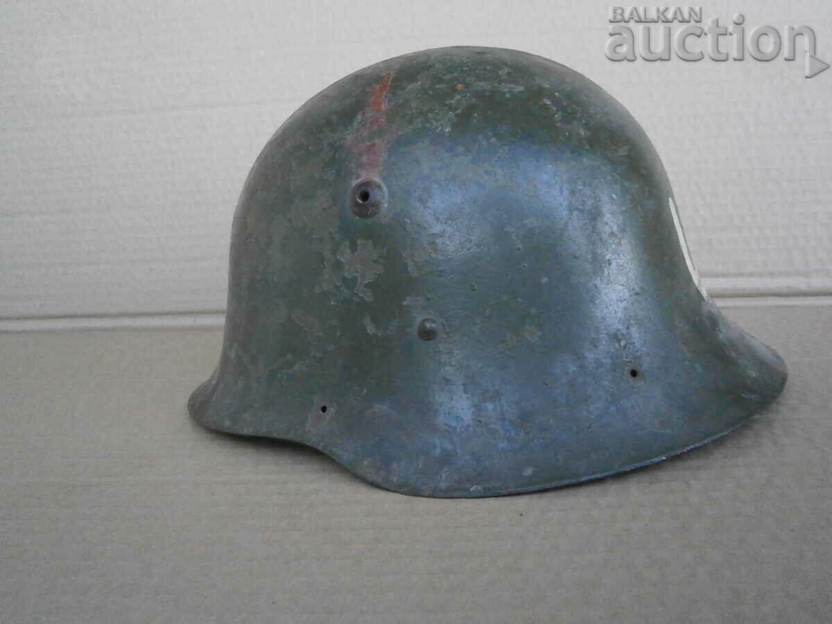 Auction vintage primitive M36 WW2 WWII helmet Auction vintage primitive M36 WW2 WWII helmet