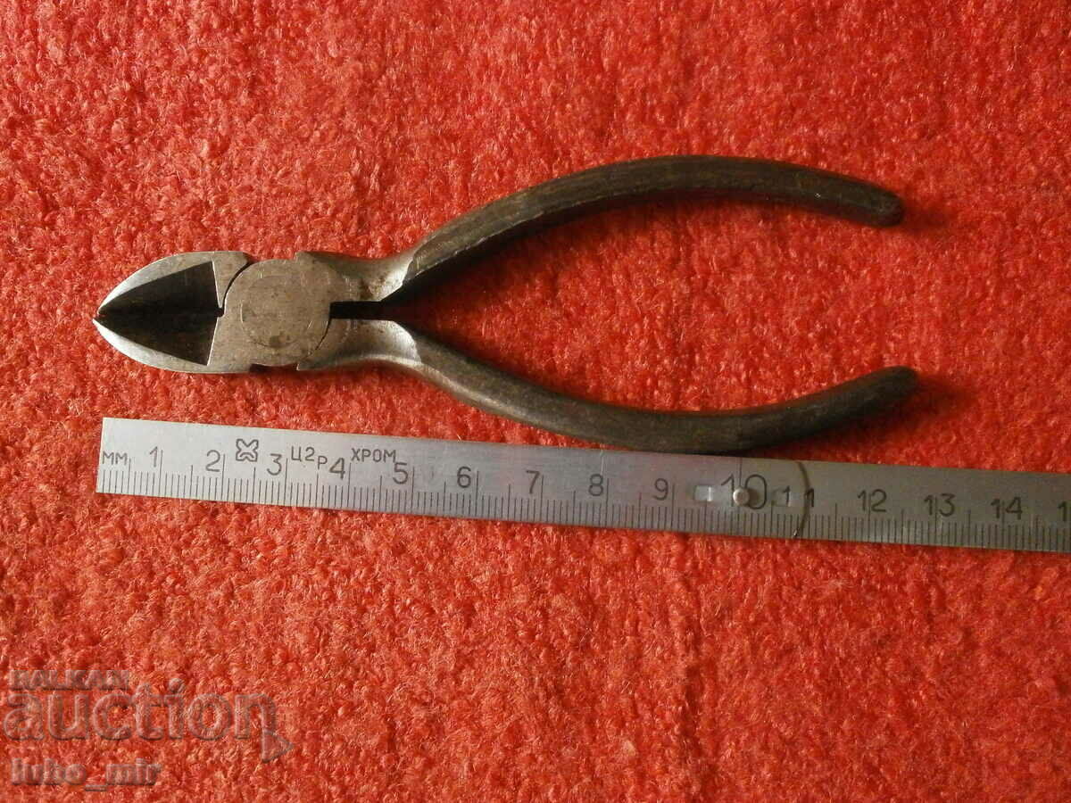 Auction OLD SMALL Pliers - CUTTERS Auction OLD SMALL Pliers - CUTTERS