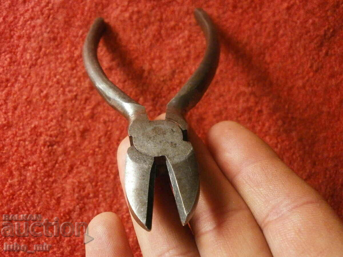 OLD SMALL Pliers - CUTTERS - 6 OLD SMALL Pliers - CUTTERS - 6