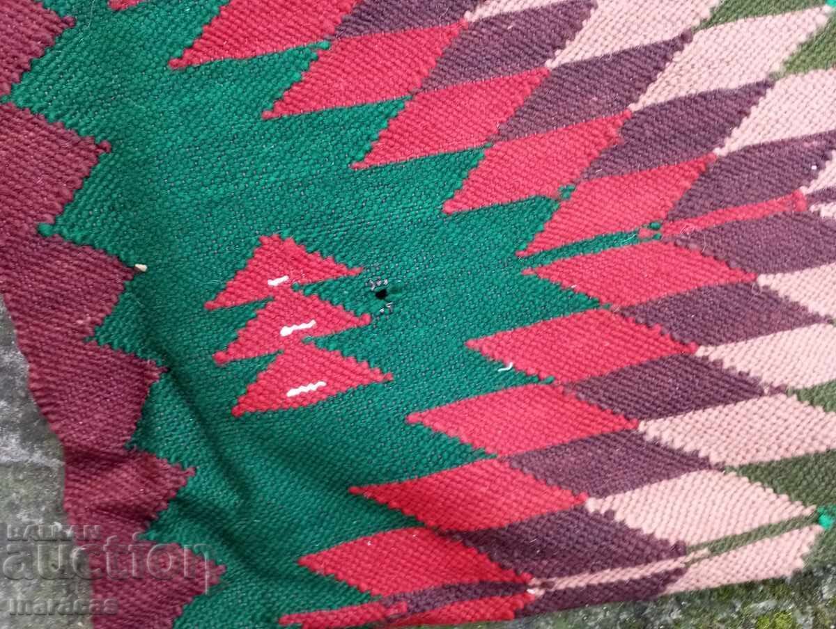 Стар чипровски килим с цена € 40.00 | 78.23 лв.