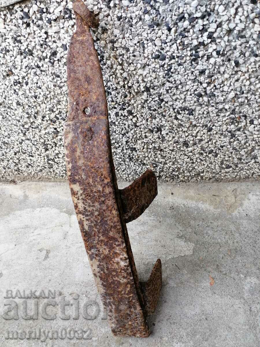 Old brake for wagon wagon wrought iron primitive with price 39.00 BGN | € 19.94 Old brake for wagon wagon wrought iron primitive with price 39.00 BGN | € 19.94