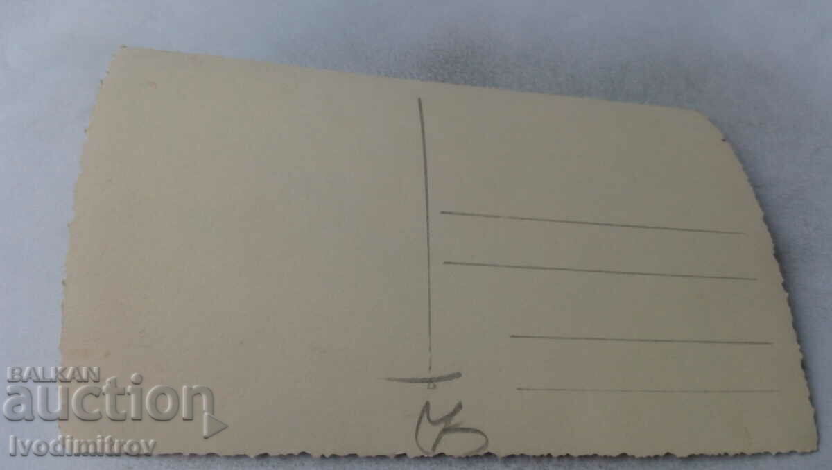 Photo A young woman with a briefcase jumps over a fence with price 1.35 BGN | € 0.69 Photo A young woman with a briefcase jumps over a fence with price 1.35 BGN | € 0.69