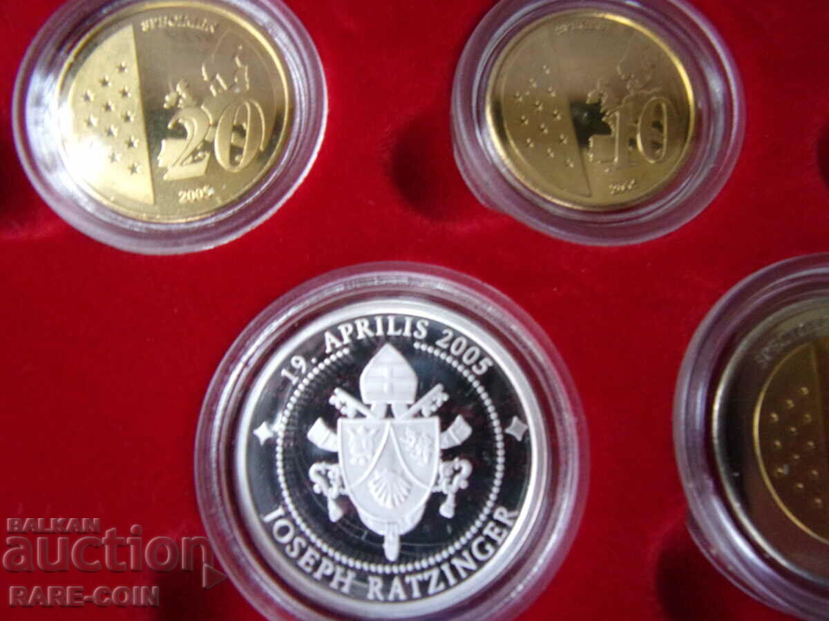 RS(44) Vatican- Trial Euro SET 2005 + medalie de argint-''999 cu preț € 63.91 | 125.00 BGN