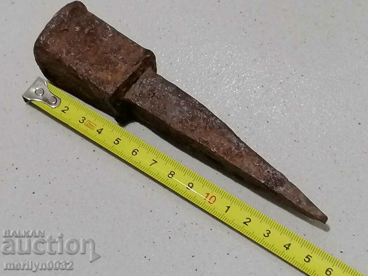 A primitive anvil for hair peeling - 5 A primitive anvil for hair peeling - 5