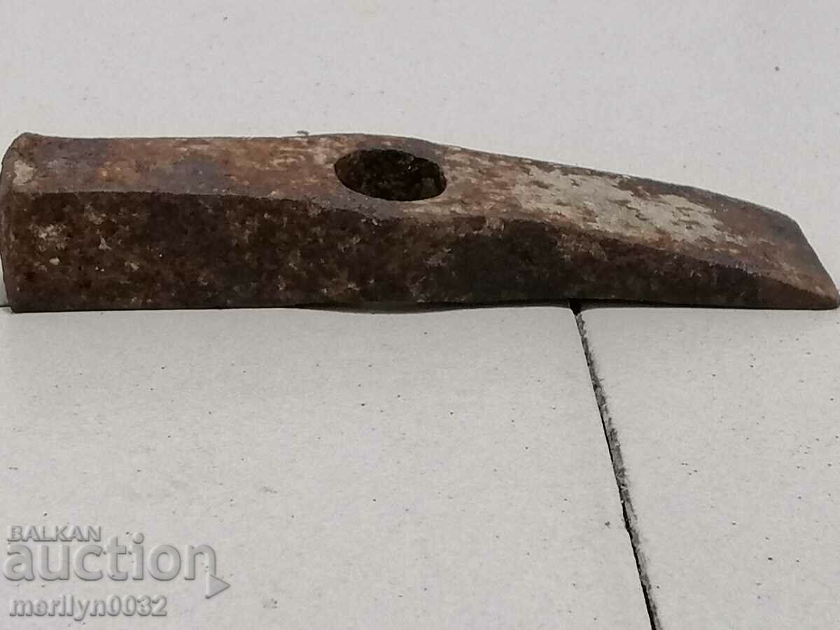 Bulgară instrument de instrument de ciocan vechi mason din fier forjat cu preț 32.00 BGN | € 16.36 Bulgară instrument de instrument de ciocan vechi mason din fier forjat cu preț 32.00 BGN | € 16.36