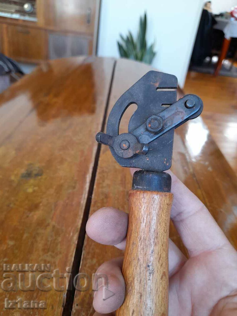 Auction Ancient tool Auction Ancient tool