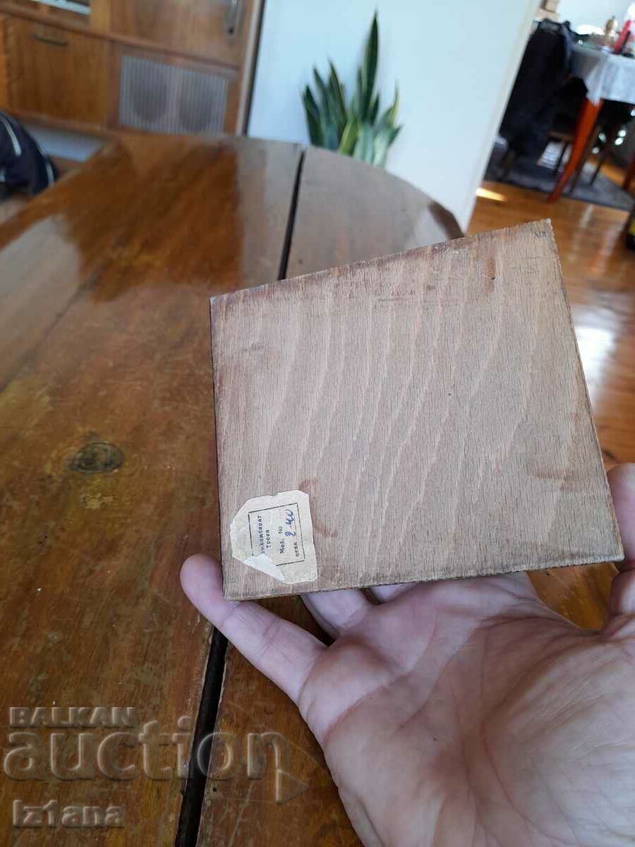 An old cigarette box, a snuff box - 5 An old cigarette box, a snuff box - 5