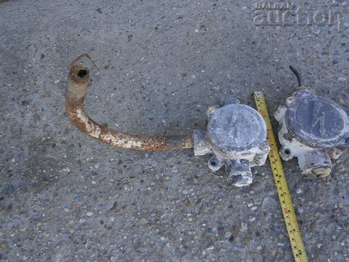 Delivery of vintage brackets for industrial reflector lamps