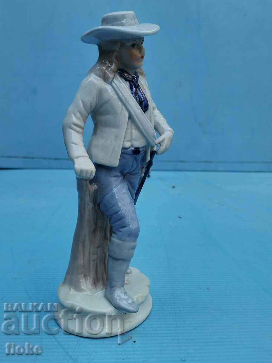 Porcelain figurine - 6 Porcelain figurine - 6