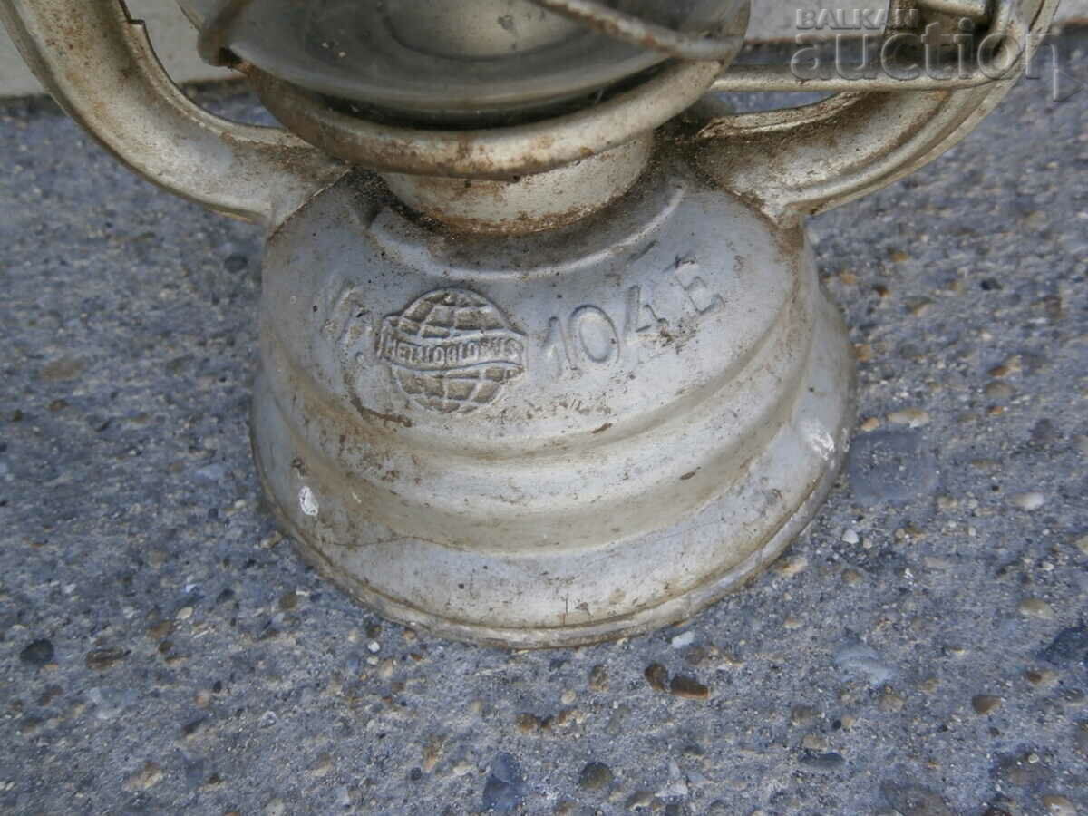 Auction antique gas lantern number 104 Auction antique gas lantern number 104