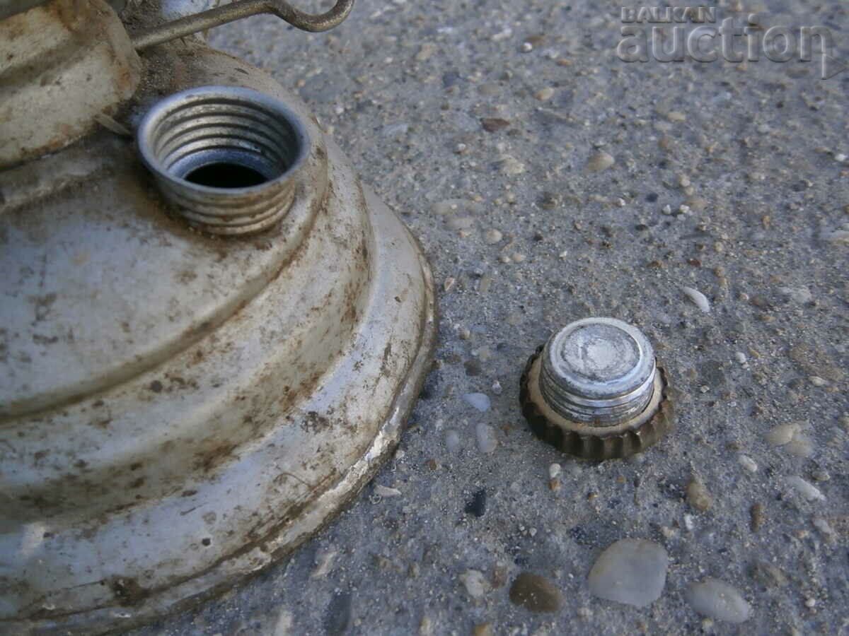 Delivery of antique gas lantern number 104 Delivery of antique gas lantern number 104