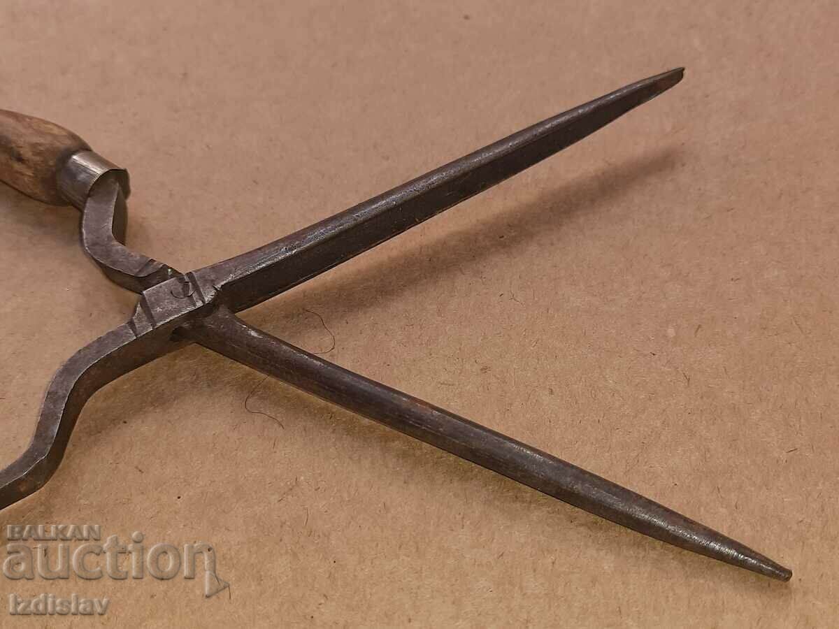 Auction  Antique hair curling iron 19 c.