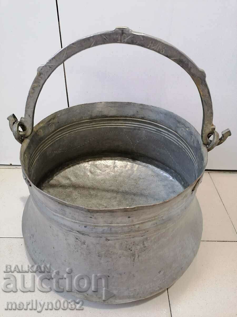 Tinned cauldron, copper coin, copper coin, copper vessel with price 129.00 BGN | € 65.96 Tinned cauldron, copper coin, copper coin, copper vessel with price 129.00 BGN | € 65.96