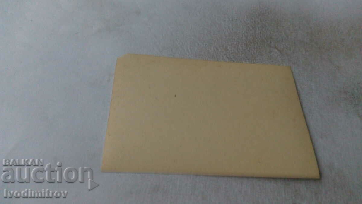 Εικόνα Άνδρες δίπλα σε μεγάλους σωλήνες με τιμή 1.25 BGN | € 0.64