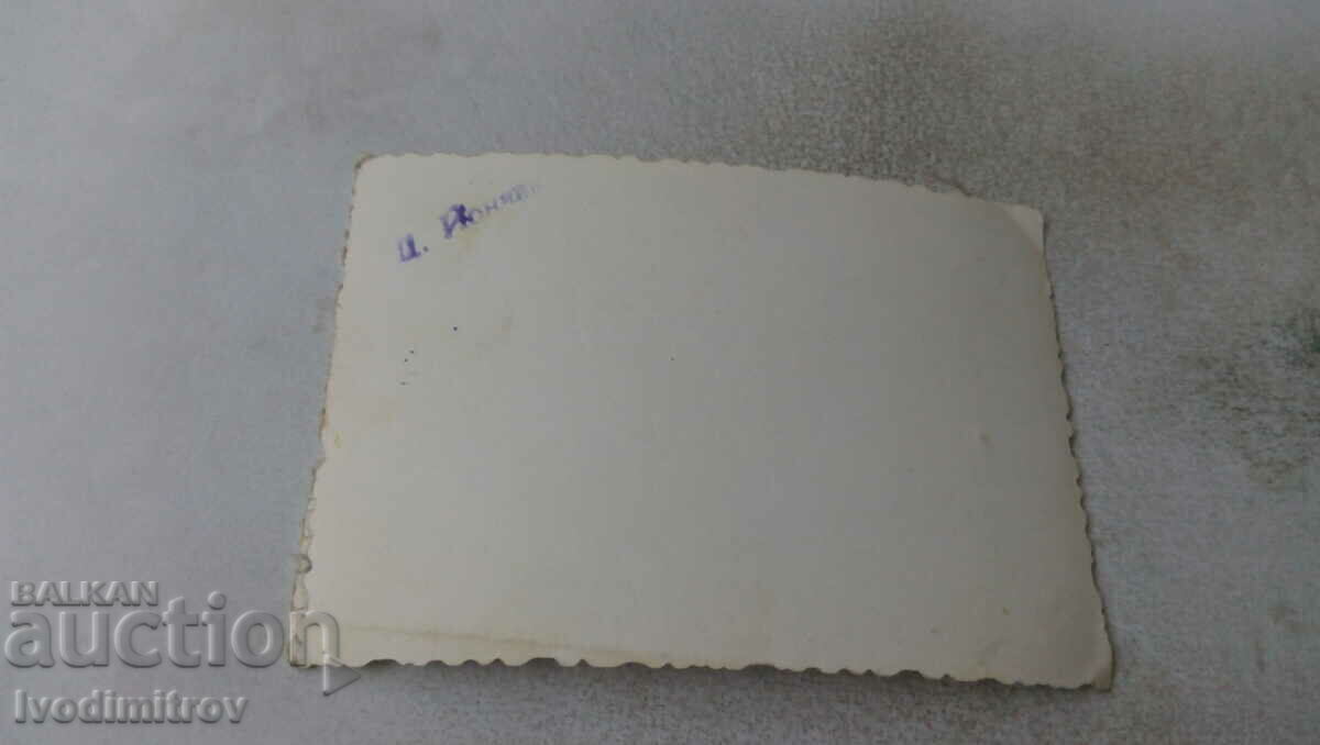 Photo A young man and two young women on the beach with price 1.65 BGN | € 0.84 Photo A young man and two young women on the beach with price 1.65 BGN | € 0.84