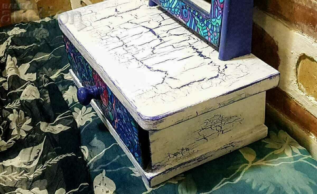 Renovated mini dressing table with price 180.00 BGN | € 92.03 Renovated mini dressing table with price 180.00 BGN | € 92.03