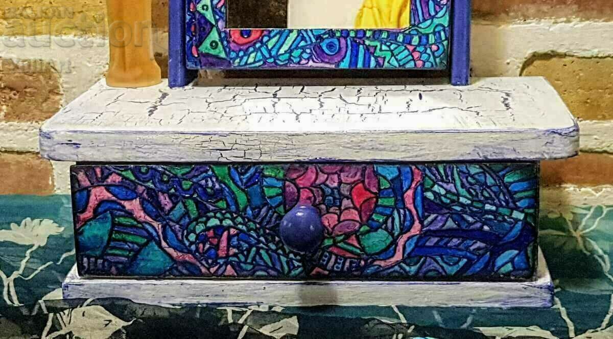 Auction Renovated mini dressing table Auction Renovated mini dressing table