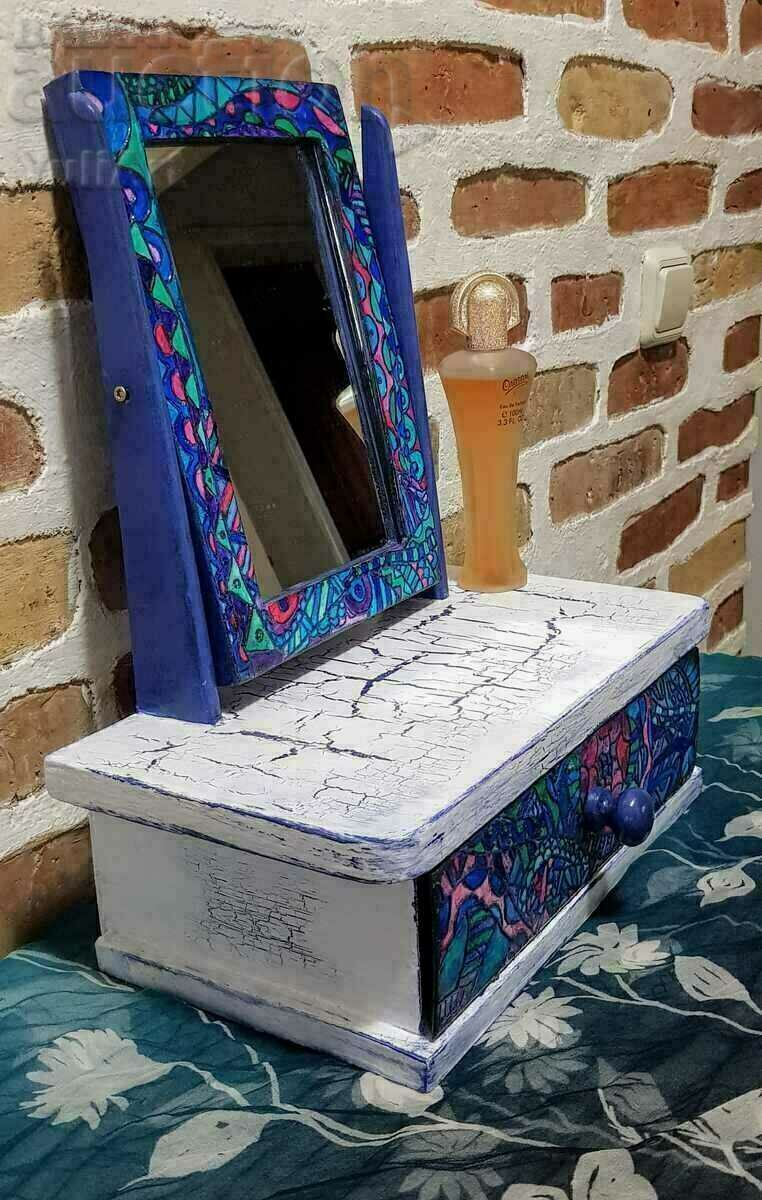 Delivery of Renovated mini dressing table Delivery of Renovated mini dressing table