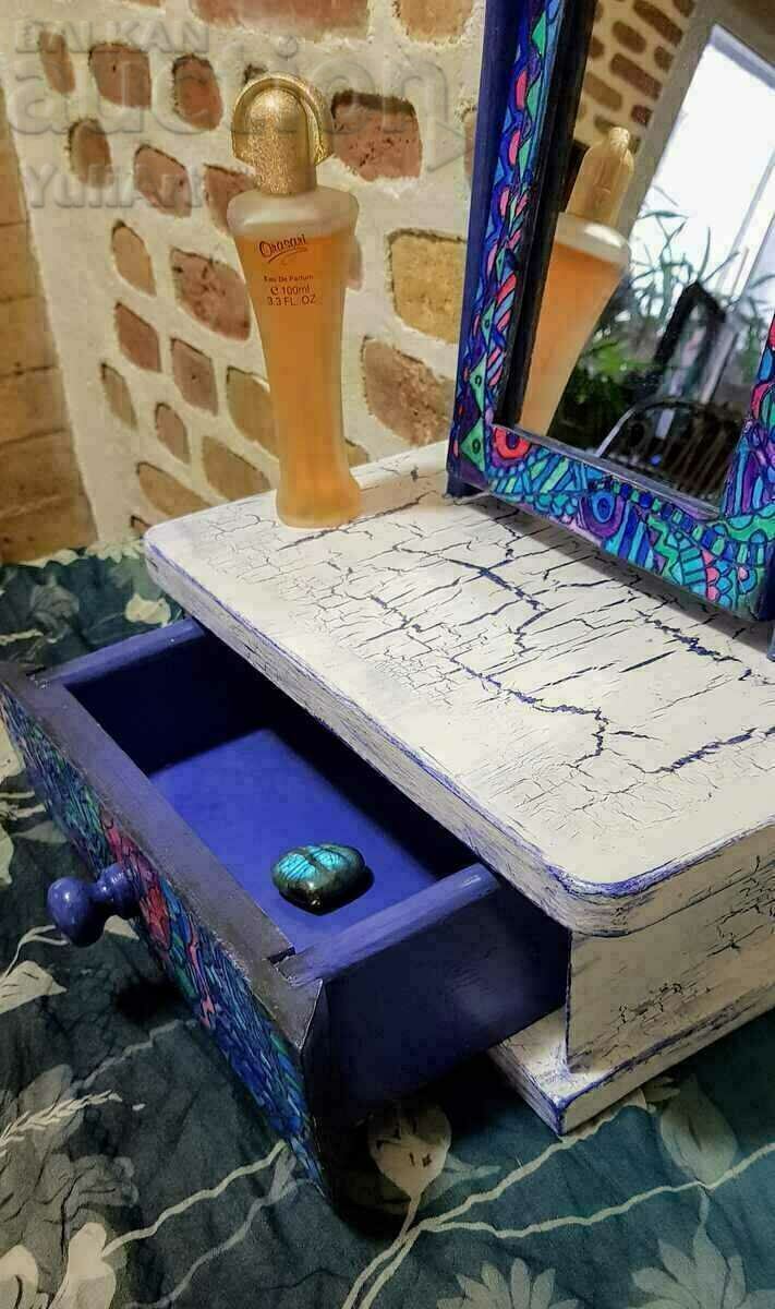 Renovated mini dressing table - 5 Renovated mini dressing table - 5