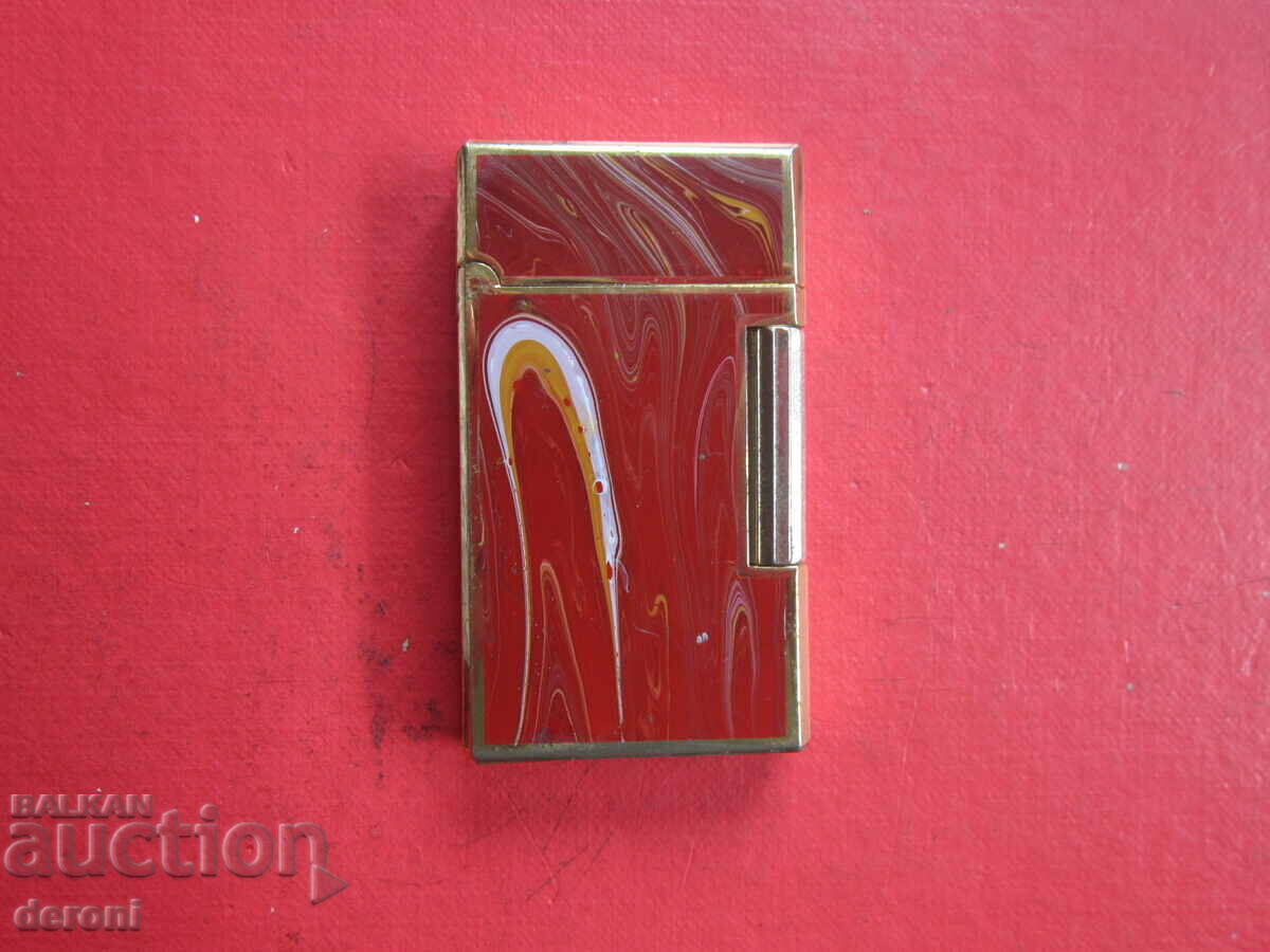 Gold plated Delta lighter with enamel with price 25.00 BGN | € 12.78 Gold plated Delta lighter with enamel with price 25.00 BGN | € 12.78
