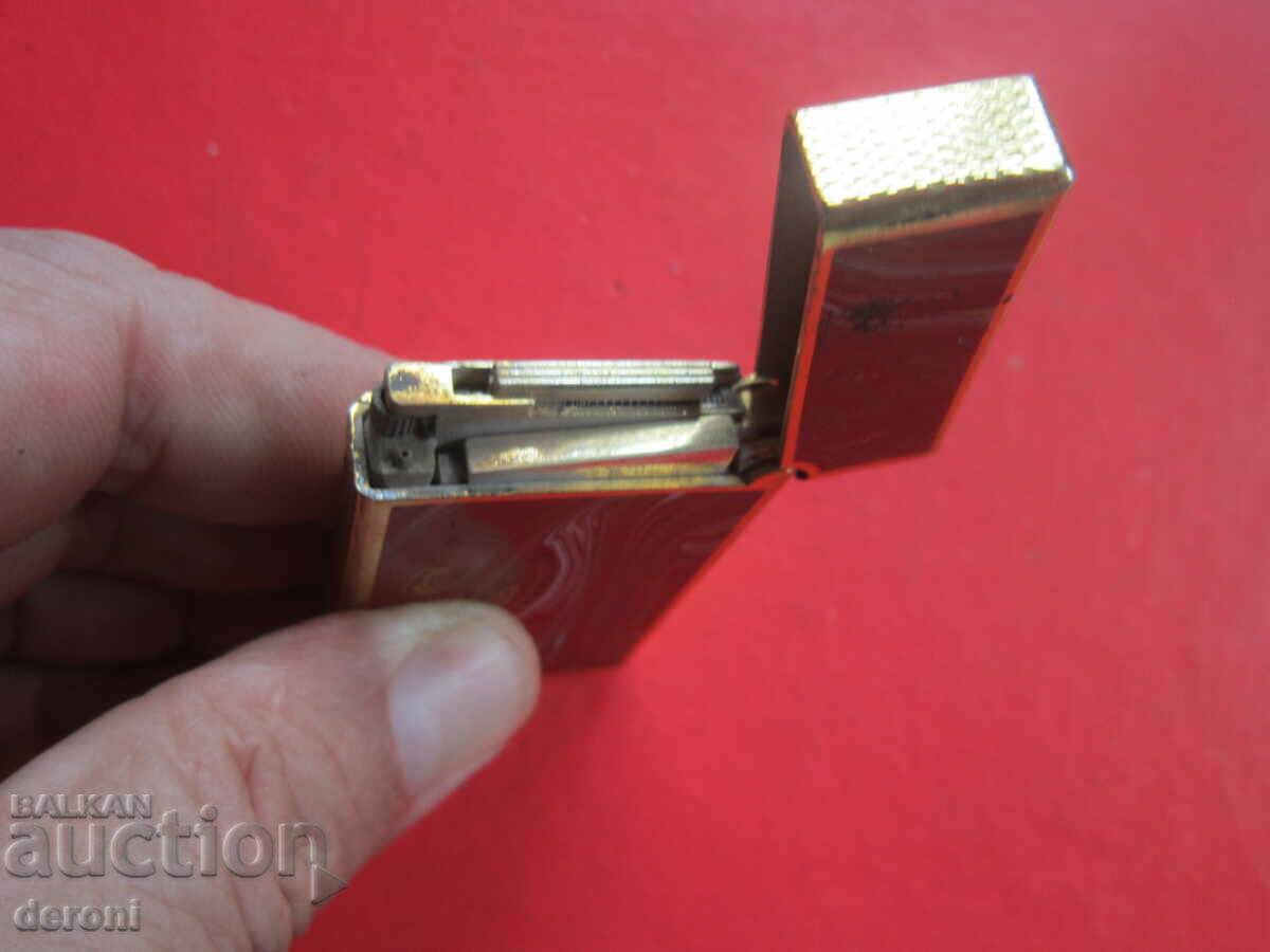 Gold plated Delta lighter with enamel - 5 Gold plated Delta lighter with enamel - 5
