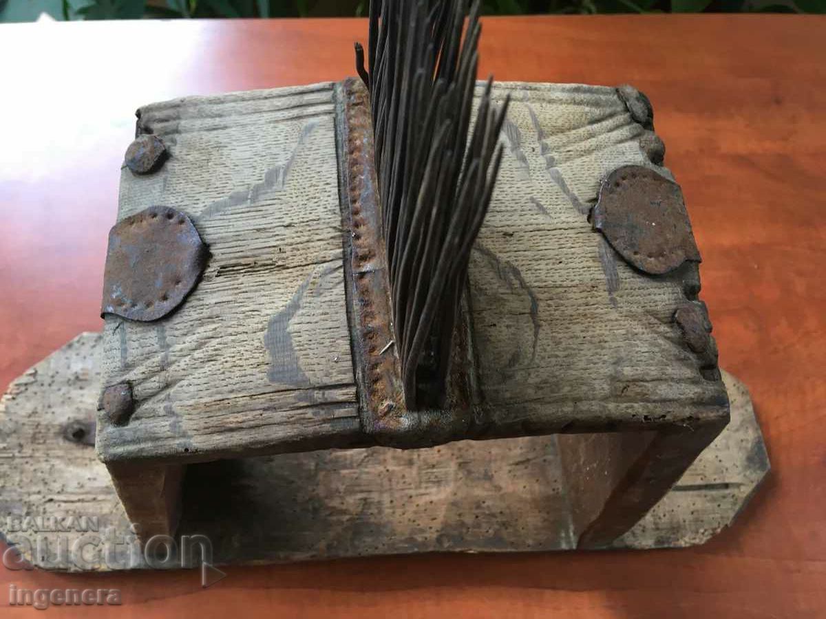 Auction DARAC WOOL PICKER ANTIQUE WOOL PICKER Auction DARAC WOOL PICKER ANTIQUE WOOL PICKER