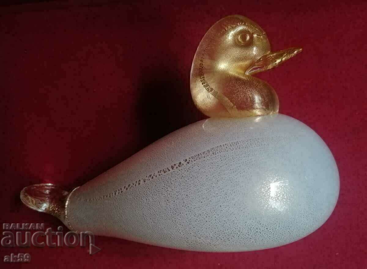 Pasăre, rață - sticlă de Murano cu incluziuni de aur.