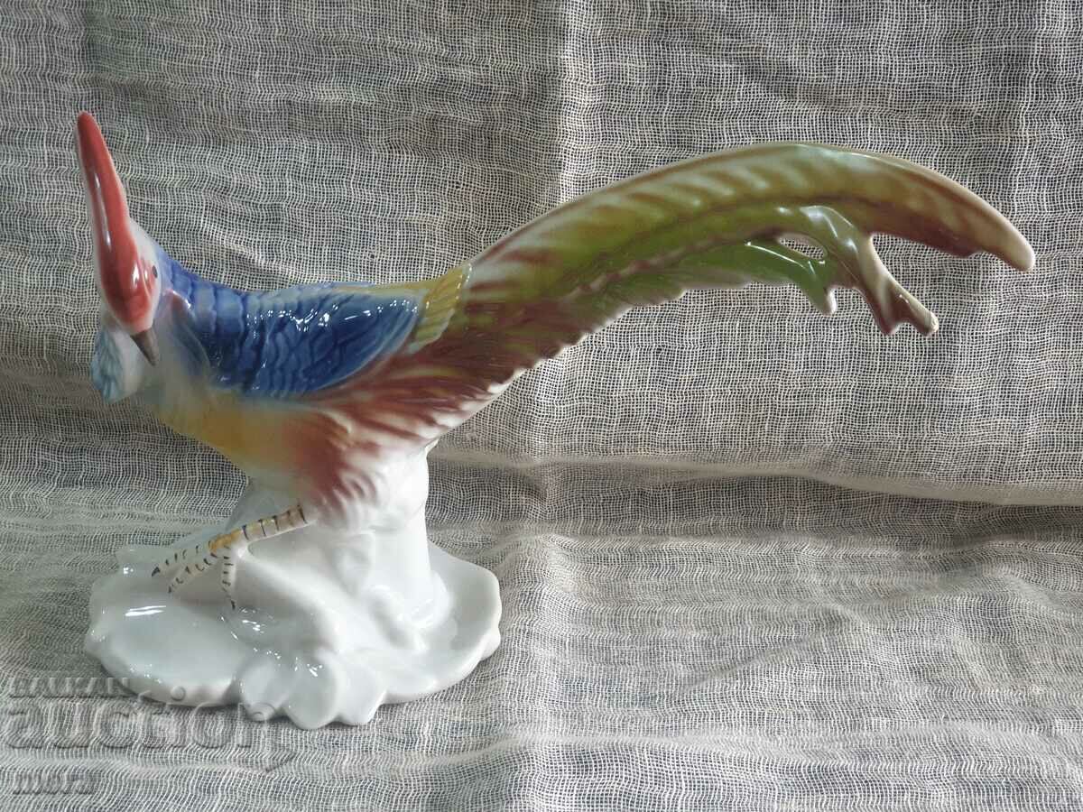 Large porcelain figure of a parrot with price 220.00 BGN | € 112.48 Large porcelain figure of a parrot with price 220.00 BGN | € 112.48