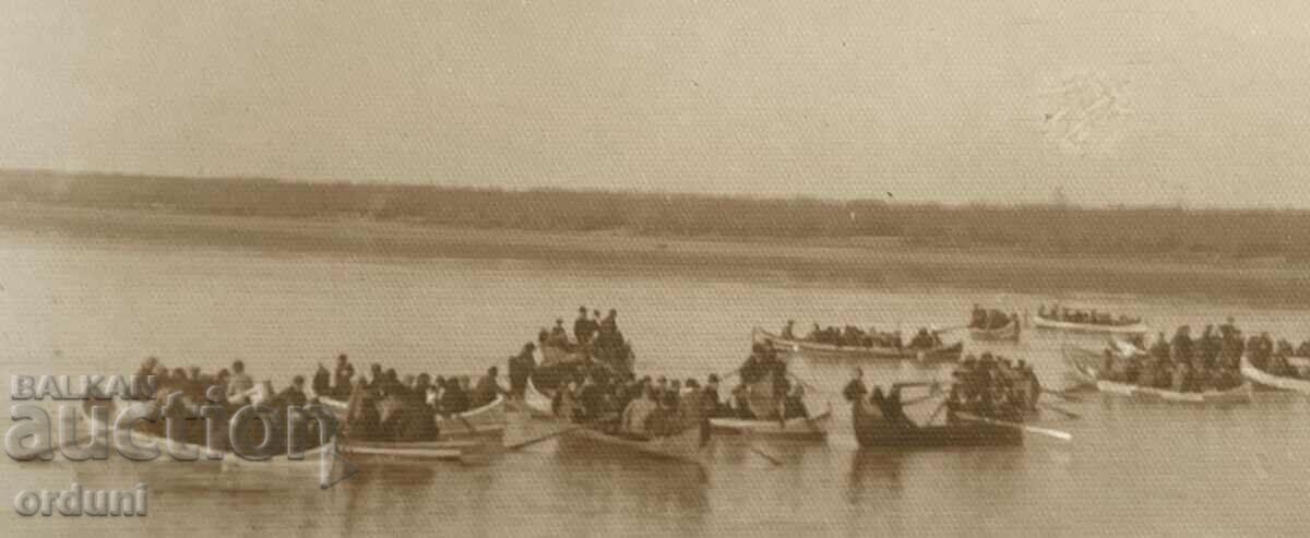 2699 Silistra group passage Danube boats 1929 Romania with price 20.00 BGN | € 10.23 2699 Silistra group passage Danube boats 1929 Romania with price 20.00 BGN | € 10.23