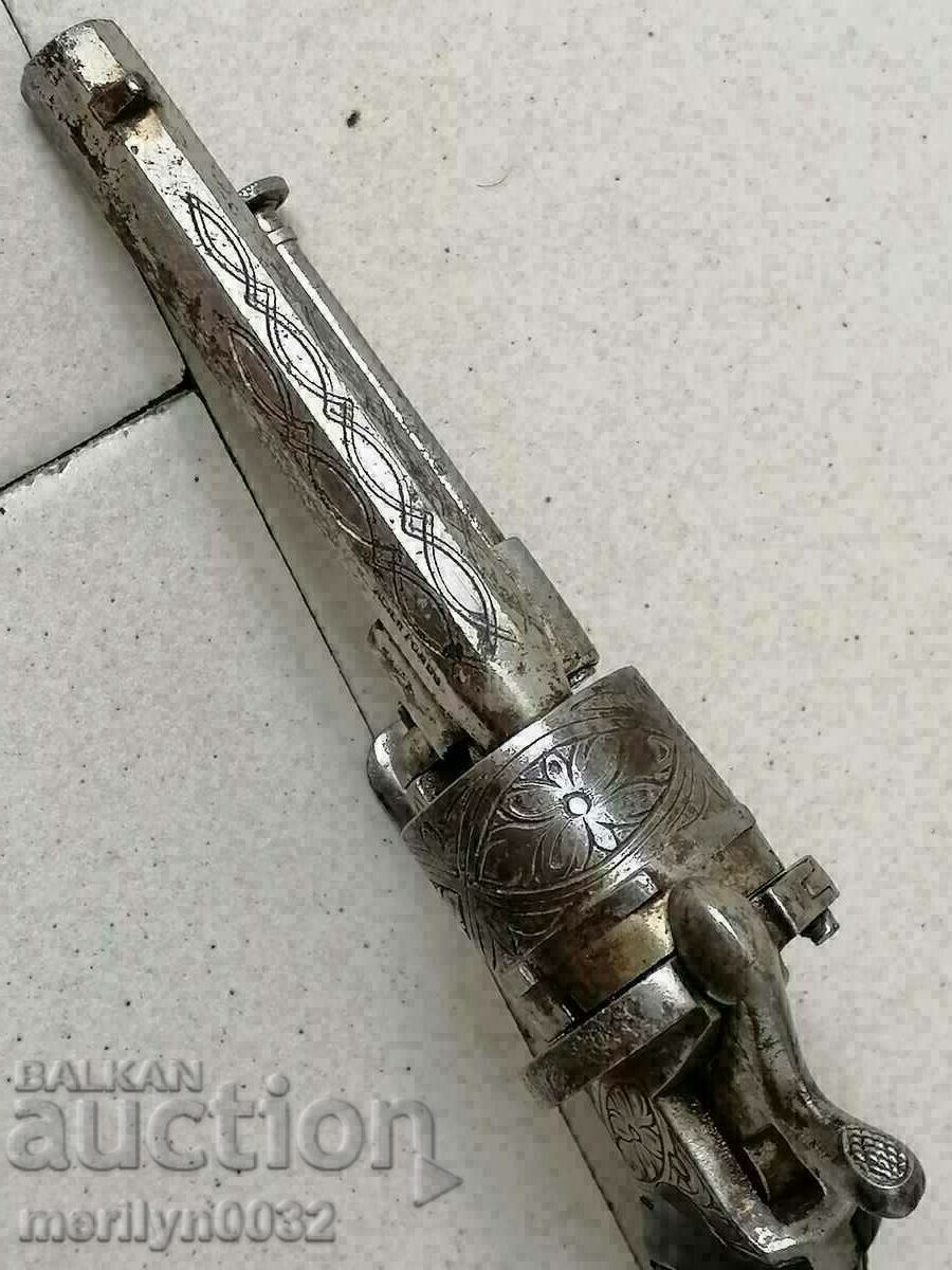 Delivery of Pin revolver Lefoucher 7mm 80s 19th century pistol Delivery of Pin revolver Lefoucher 7mm 80s 19th century pistol