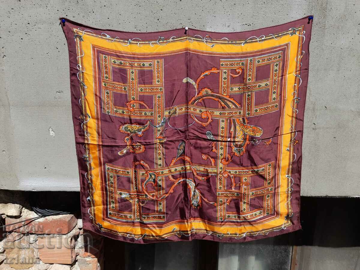 An old towel with price 10.00 BGN | € 5.11 An old towel with price 10.00 BGN | € 5.11