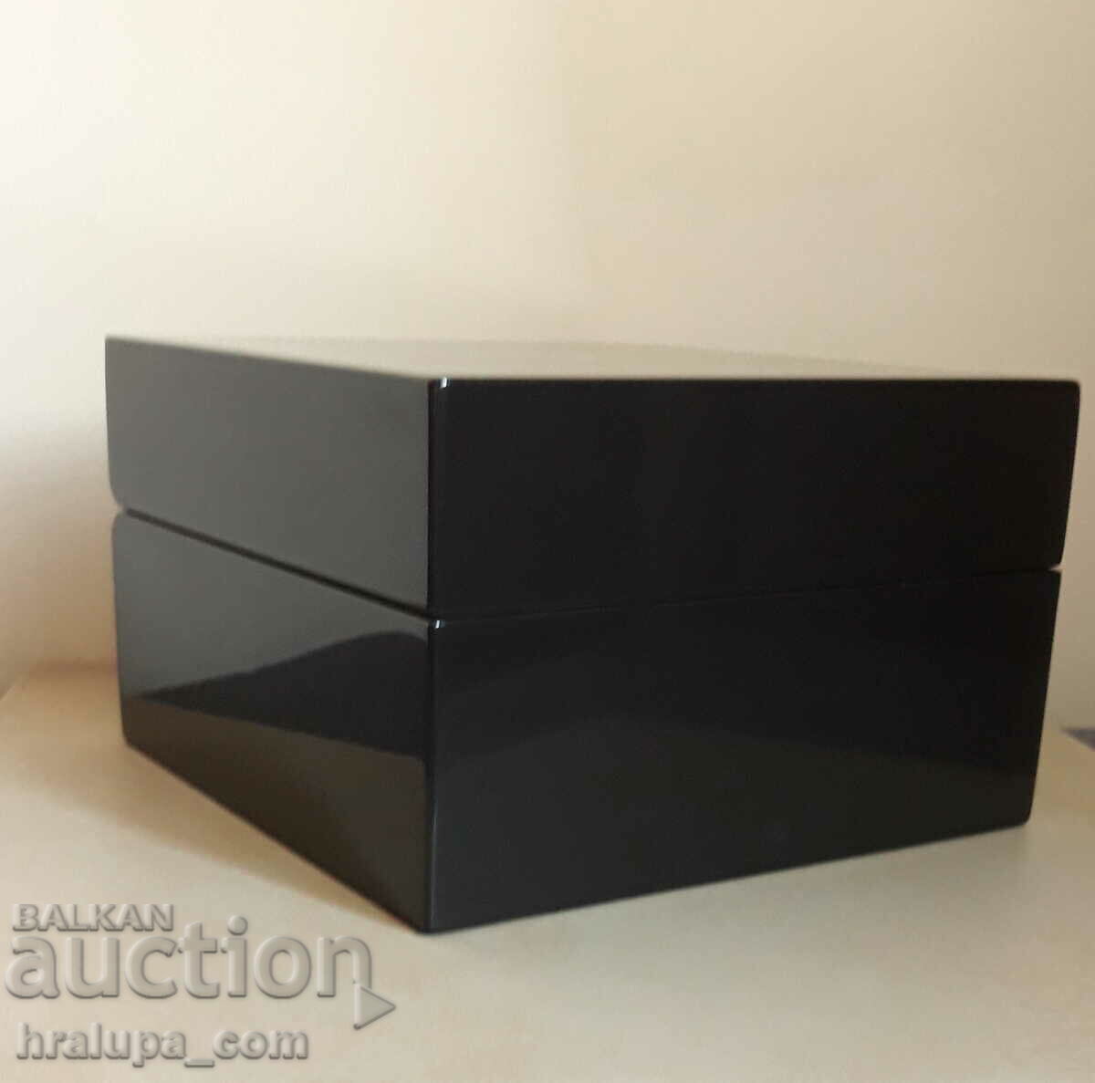 Auction VISCONTI FIRENZE watch box Auction VISCONTI FIRENZE watch box