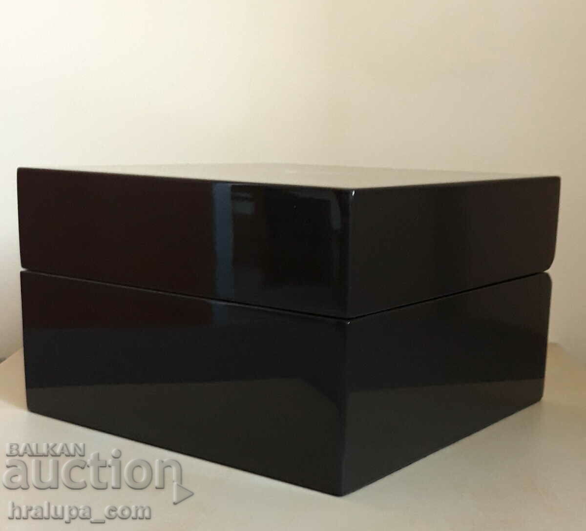 Delivery of VISCONTI FIRENZE watch box Delivery of VISCONTI FIRENZE watch box