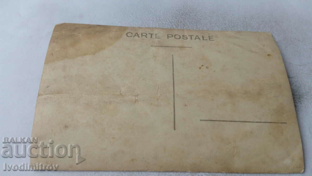 Photo Men women and children in front of a house with price 1.35 BGN | € 0.69 Photo Men women and children in front of a house with price 1.35 BGN | € 0.69