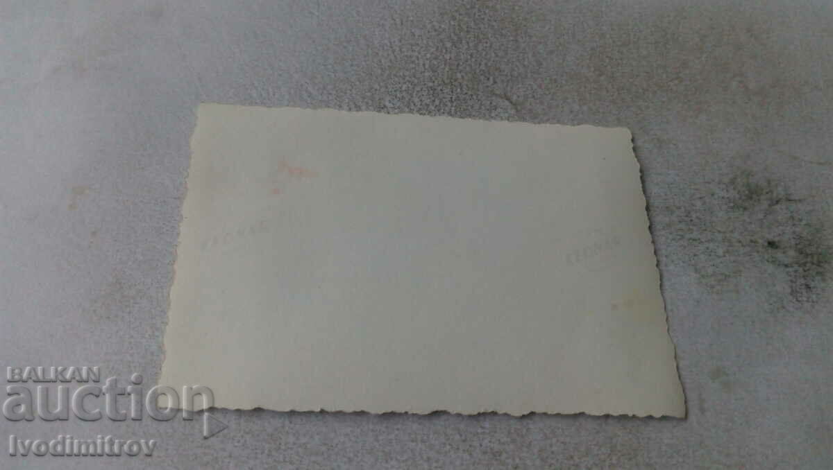 Photo of newlyweds with their friends with price 1.35 BGN | € 0.69 Photo of newlyweds with their friends with price 1.35 BGN | € 0.69