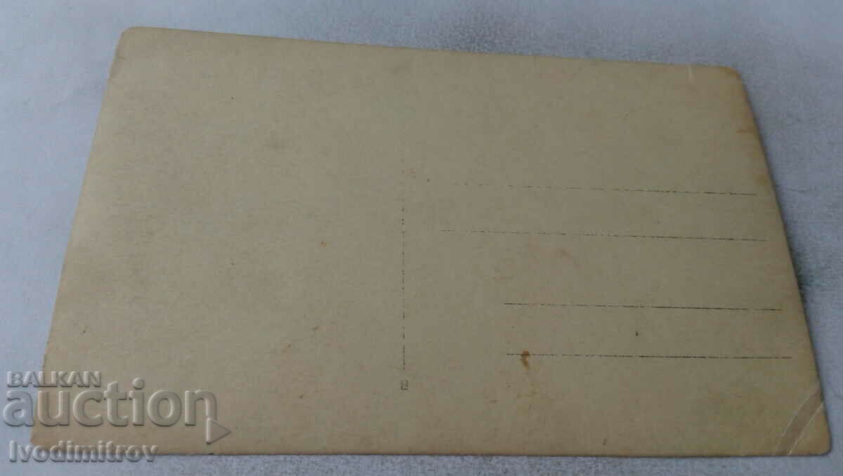 Φωτογραφία νεόνυμφων με τους φίλους τους με τιμή 1.65 BGN | € 0.84 Φωτογραφία νεόνυμφων με τους φίλους τους με τιμή 1.65 BGN | € 0.84