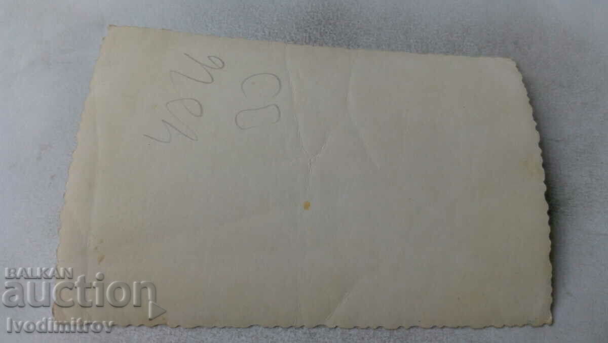 Photo of newlyweds with their friends with price 1.15 BGN | € 0.59 Photo of newlyweds with their friends with price 1.15 BGN | € 0.59